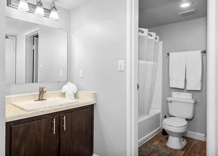 Apartment Hideaway Luxe Amenities Parking