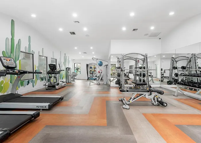 Hideaway Luxe Amenities Parking Apartment Tempe