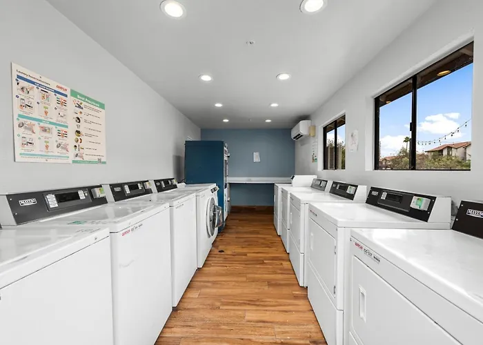 Apartment Hideaway Luxe Amenities Parking Tempe