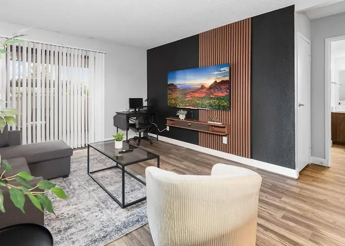 Hideaway Luxe Amenities Parking Apartment