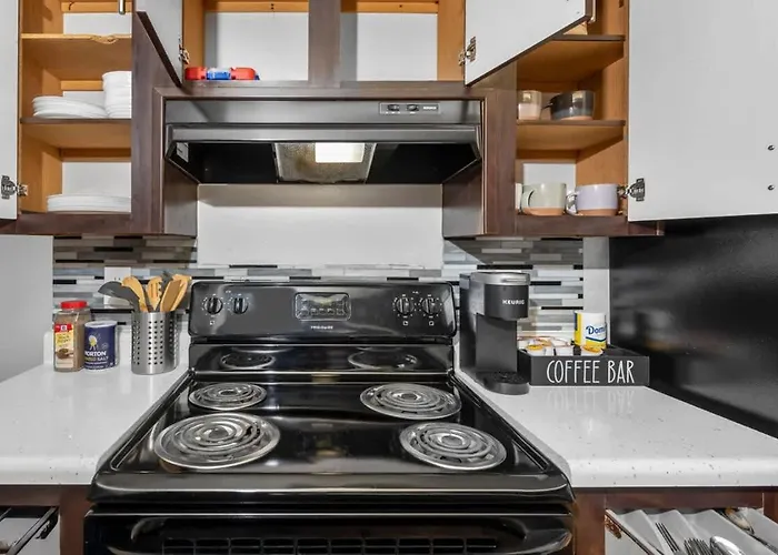 Apartment Hideaway Luxe Amenities Parking